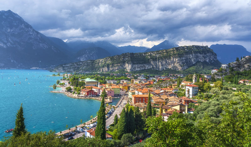 Transfer privato ai laghi lombardi: Lago di Como, Lago di Garda, Lago d'Iseo