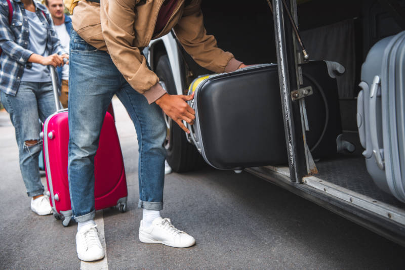 Transfer taxi per parchi divertimento da Bergamo - NCC famiglie